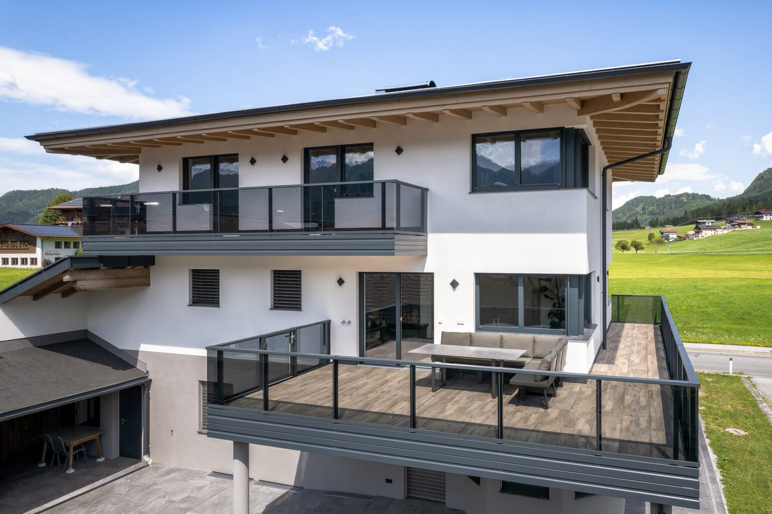 alubalkon vision mit glas und einer doppelblende