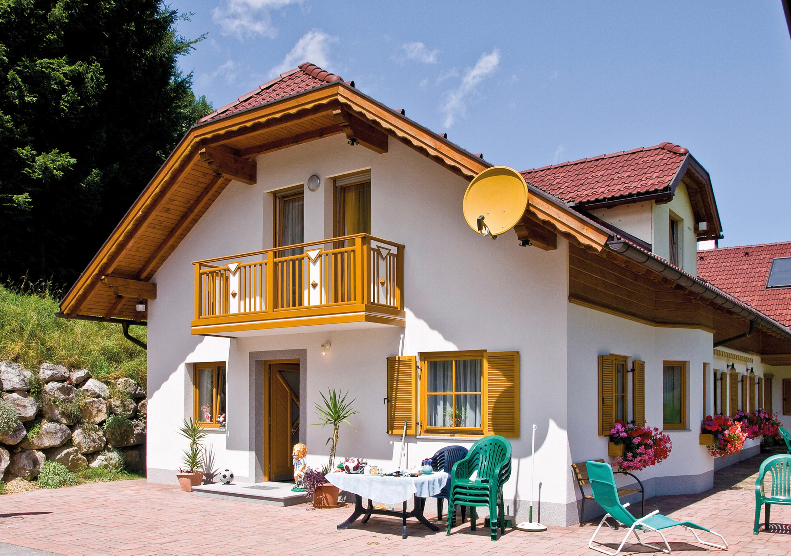 Liegestuhl auf Terrasse und mit Alu Design Lombardei Balkon