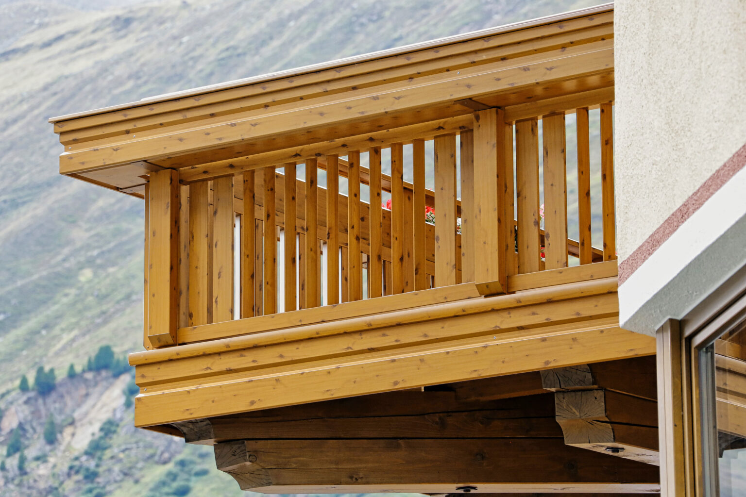 Hochwertige Pulverbeschichtung mit Alu Design Sölden Balkongeländer