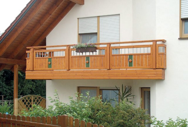 Balkongeländer aus Holz » Holzbalkon Leeb Balkone