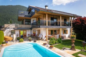 glas balkongelaender vision aus alu im landhausstil