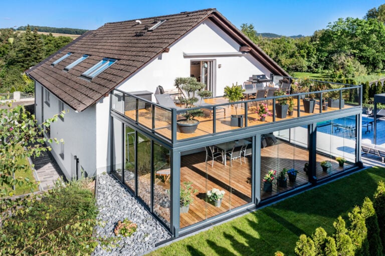 Sommergarten mit zusätzlicher Anbaufunktion