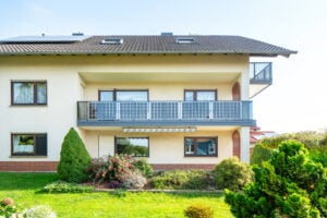 Solar Zaun mit PV-Modulen – Zaun Solaranlage mit Leeb