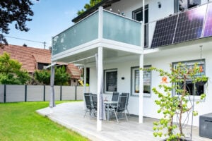 vorstellbalkon balkonerweiterung mit stuetzen balkonmodell vital glas und alu