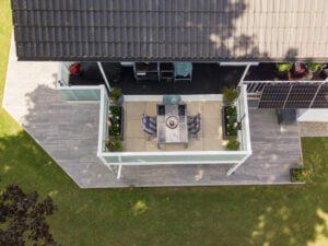 vorstellbalkon balkonerweiterung mit stuetzen und terrassenboden vogelperspektive