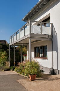 vorstellbalkon mit stuetzen 130 e1683696944759