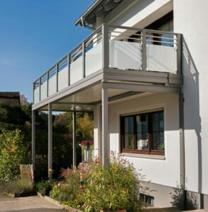 vorstellbalkon mit stuetzen 130 e1683696944759