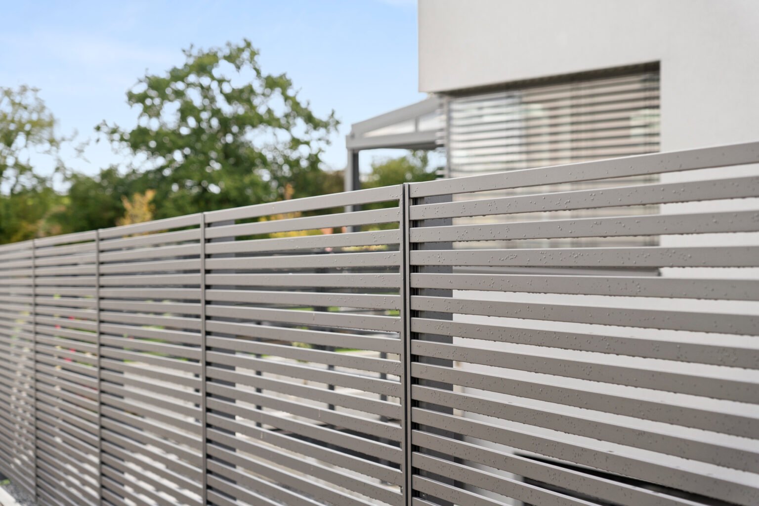 zaun alu diritto nahaufnahme garten latten