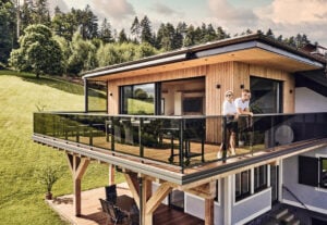 Die steirische Landschaft genießen mit Alu-Balkongeländer Vision