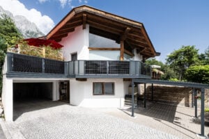 solarbalkon solarcarport pv solarueberdachung balkon gelaender carport sonnenenergie