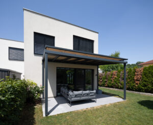 alu terrassenueberdachung amalfi in anthrazit mit markise