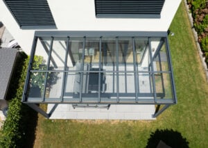 alu terrassenueberdachung amalfi mit transparentem glasdach