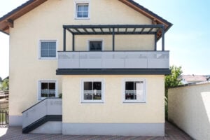 alu terrassenueberdachung amalfi und alubalkon handa mit blende