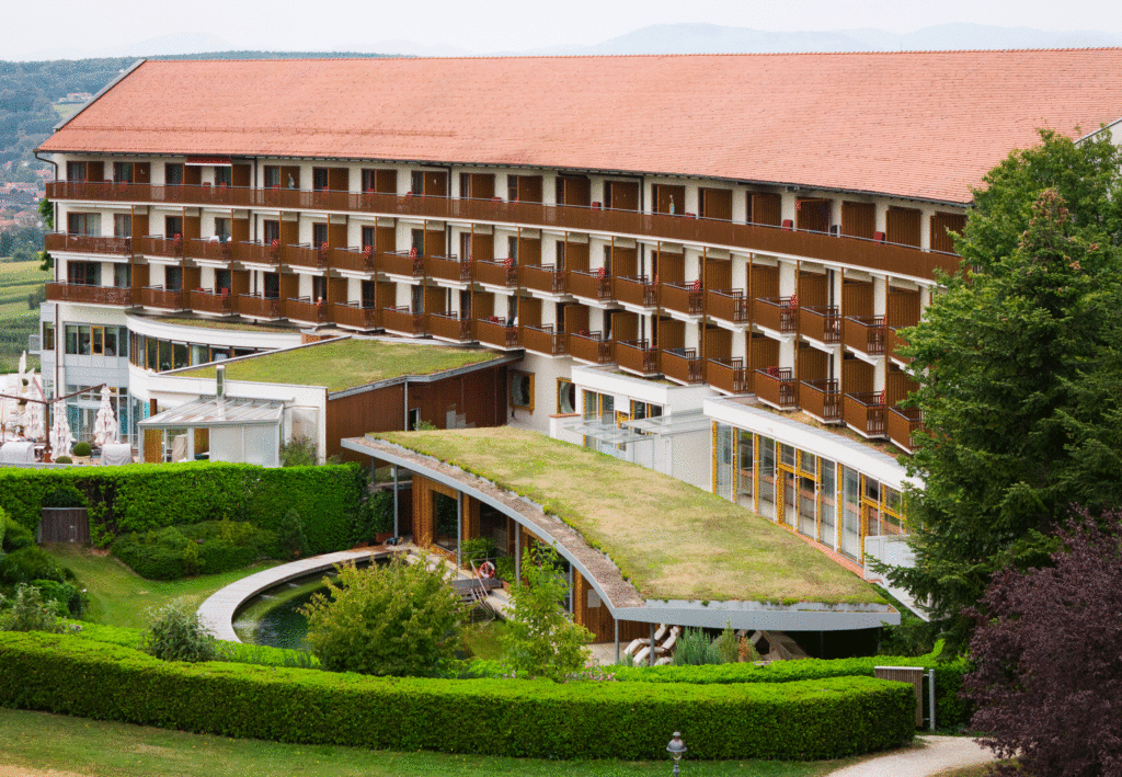 hotel steirerhof bad waltersdorf referenz balkongelaender aus alu und holz