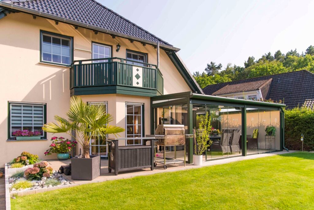 ensemble balkon sommergarten mit outdoorkueche