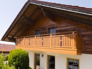 Alubalkon in Holzstruktur Vilshofen Luxus