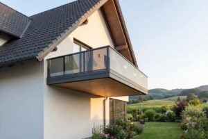 Balkongelaendermodell kristallregen alu glas verziert mit kristallen von swarovski®️ 1