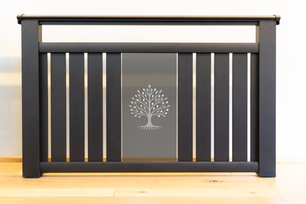 Balkongelaendermodell kristallregen alu glas verziert mit kristallen von swarovski®️ ausstellung